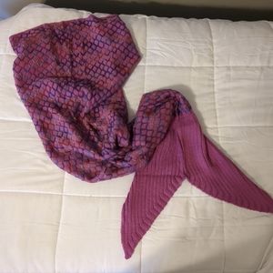 Knitted mermaid blanket